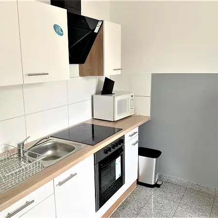 Apartment Apartment Voll Moebeliert Mit Balkon