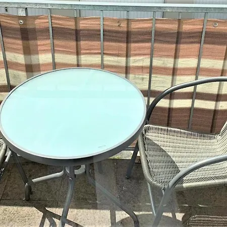 Apartment Voll Moebeliert Mit Balkon *